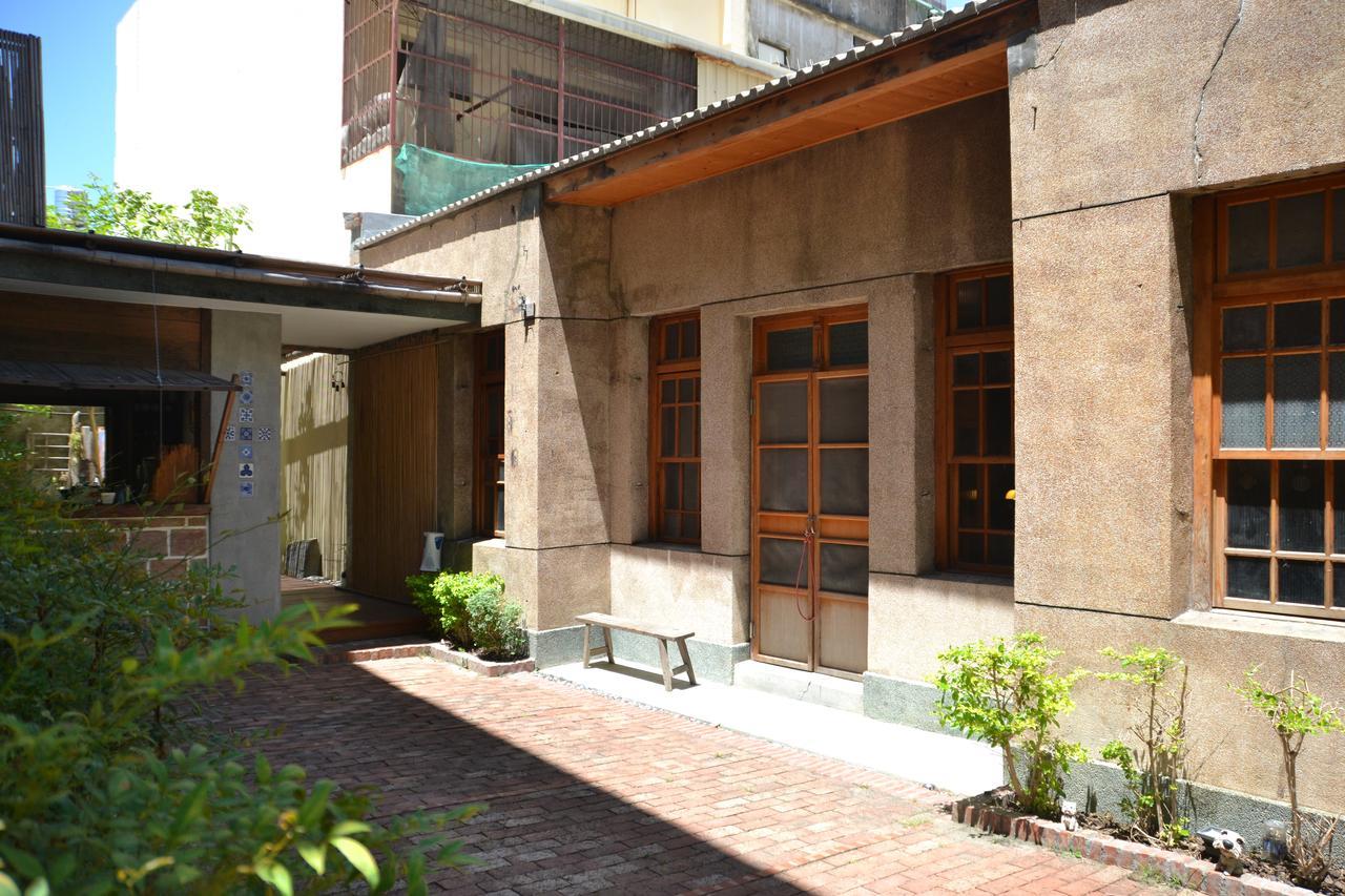 Bed and Breakfast Alley X Tainan Exterior foto